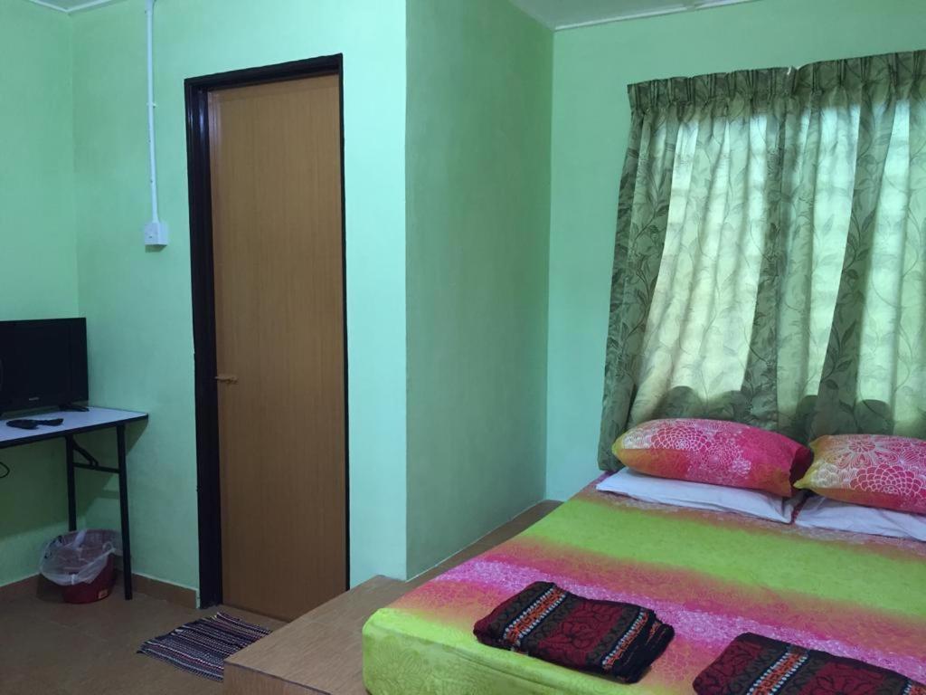 Lopoh Waterfront Budget Chalets Hulu Langat Exterior photo